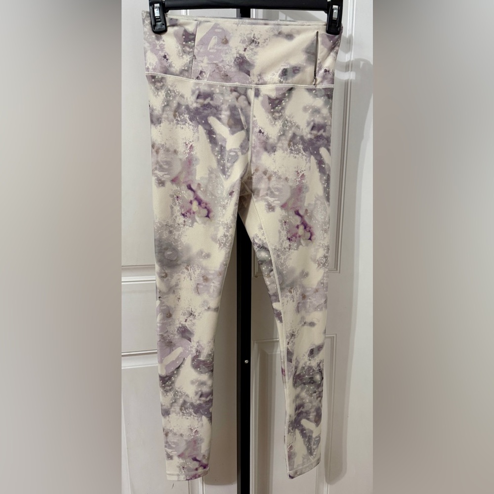 CALIA by Carrie Underwood‎ Cream and Gray Leggings Athletic